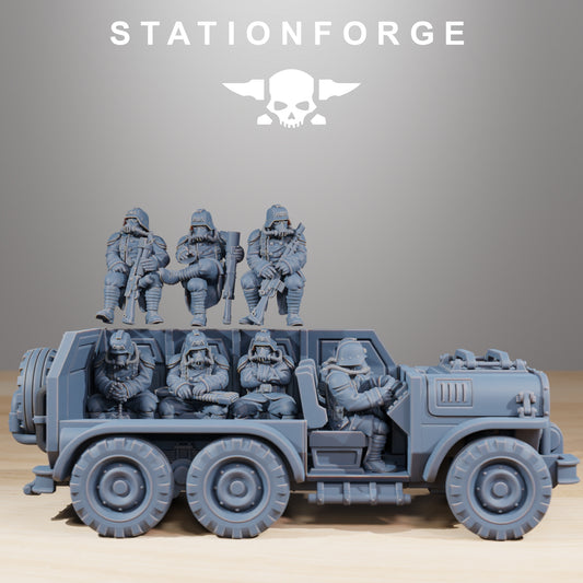 Armoured Carrier - Prime Imperial Tank of the Grim Guard, Battle Division